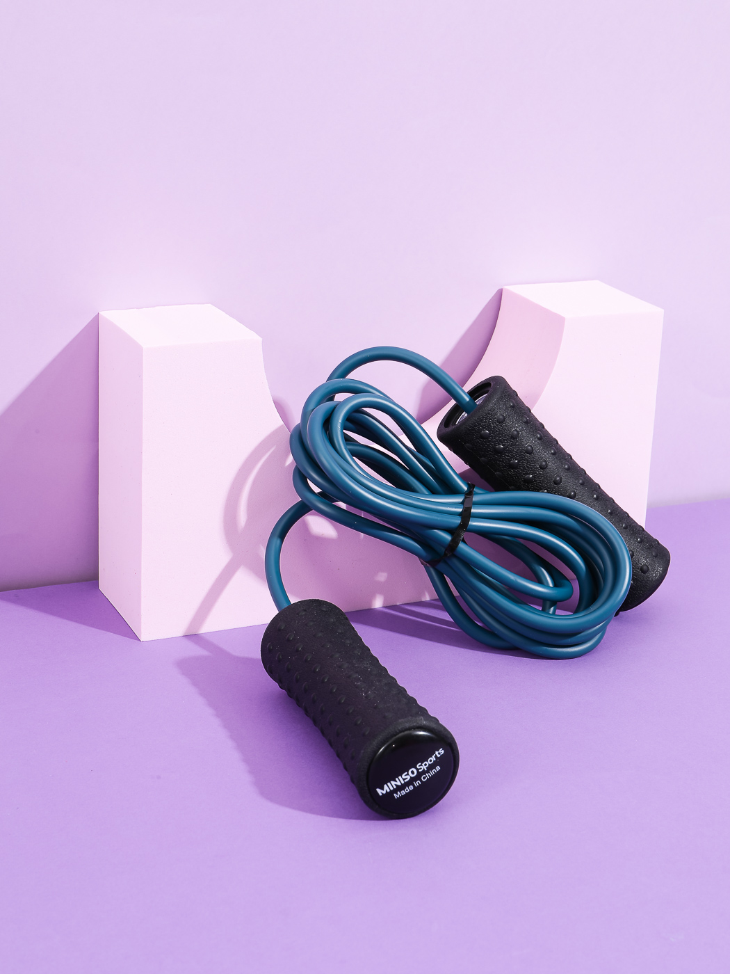 Miniso Sports Cuerda de Saltar con Mango Blando (Azul Oscuro)